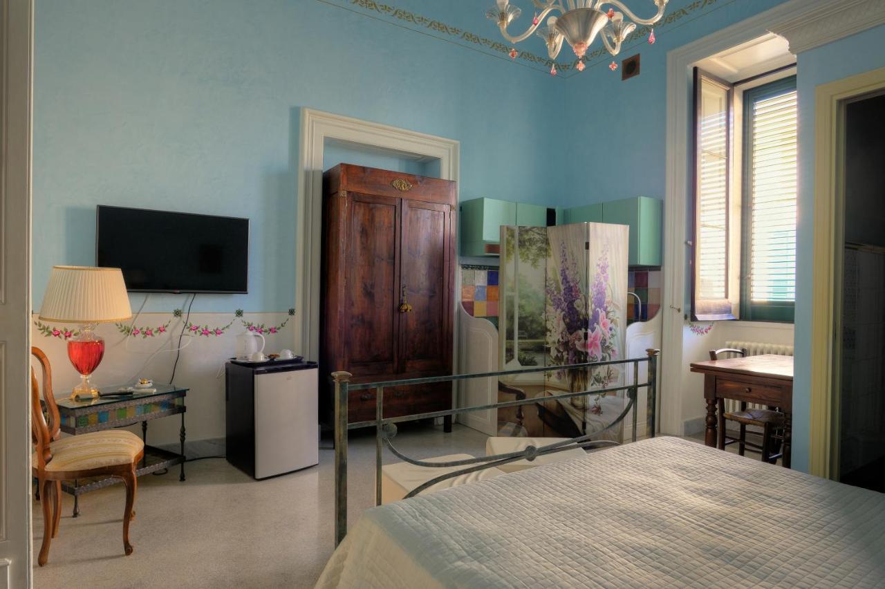 Bed and Breakfast La Dimora Delle Rondini à Galatina Extérieur photo