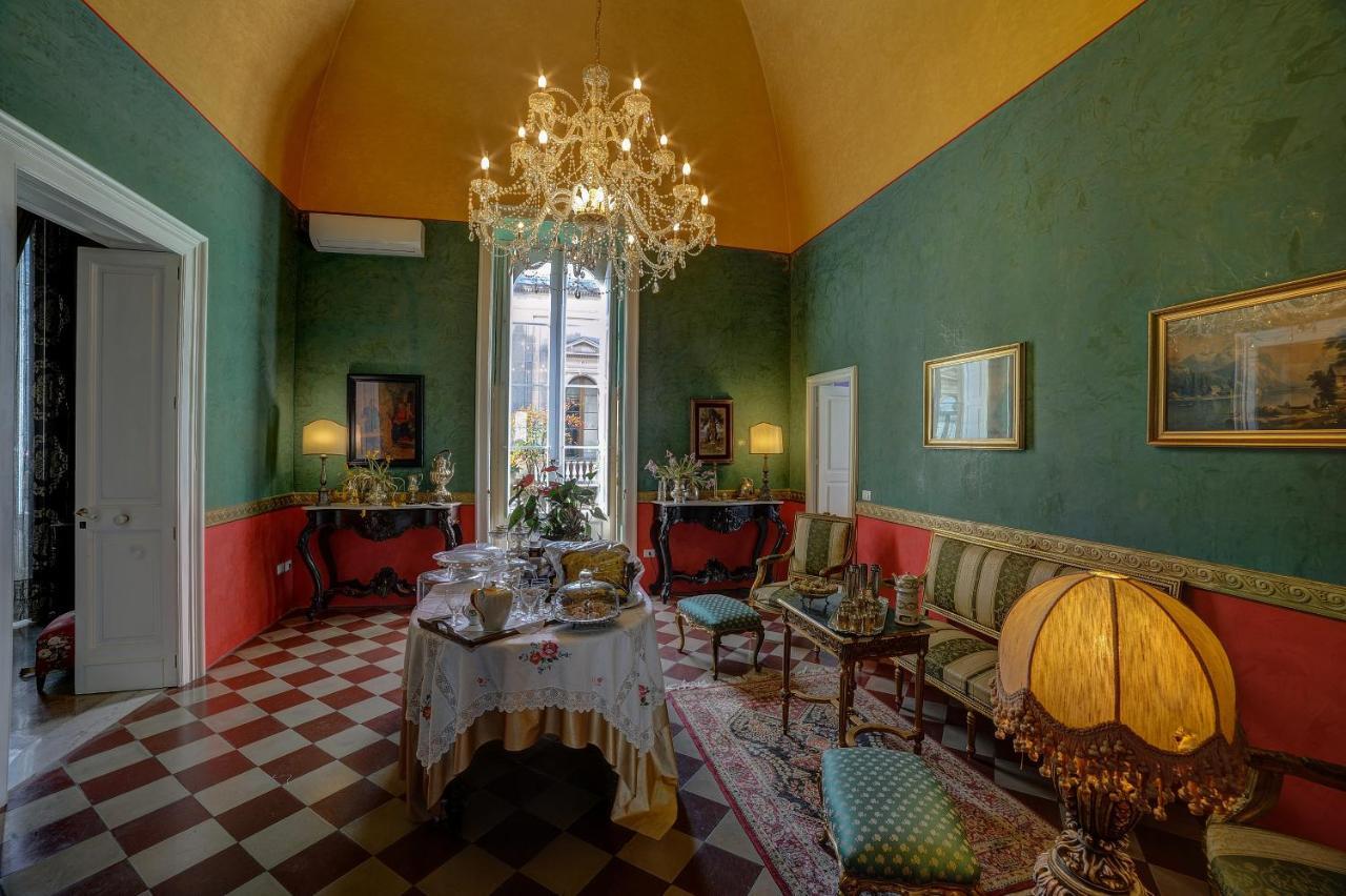 Bed and Breakfast La Dimora Delle Rondini à Galatina Extérieur photo